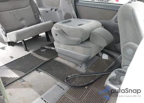 2010 Toyota Sienna Le из США, поврежденный, VIN 5TDJK4CC1AS030733